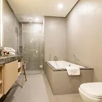 Fraser Residence 188 Suites